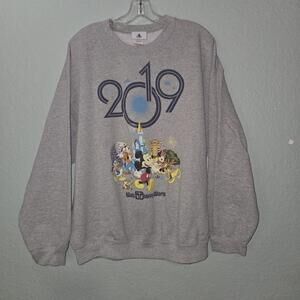 Disney Parks World 2019 Mickey Mouse Embroidered Gray Sweatshirt sz XL